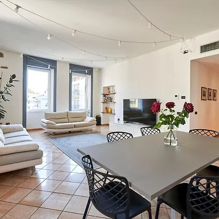 Anna Home Bergamo Deluxe Apartment * Bergamo